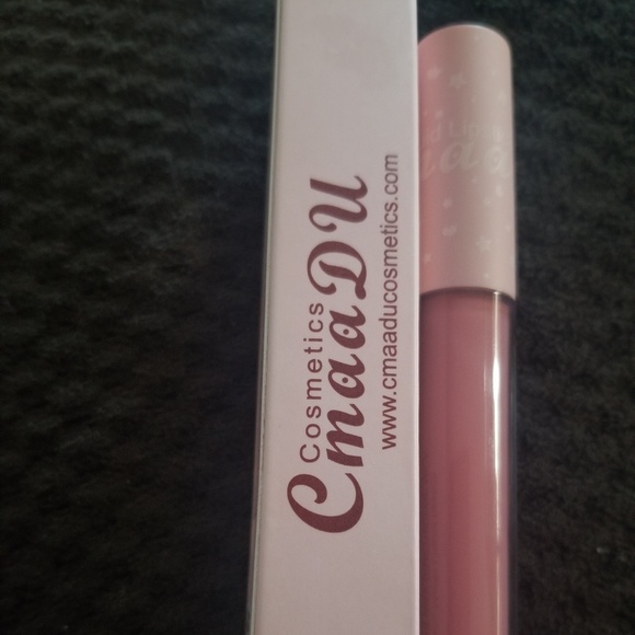 Liquid lipstick - Picture 1 of 3